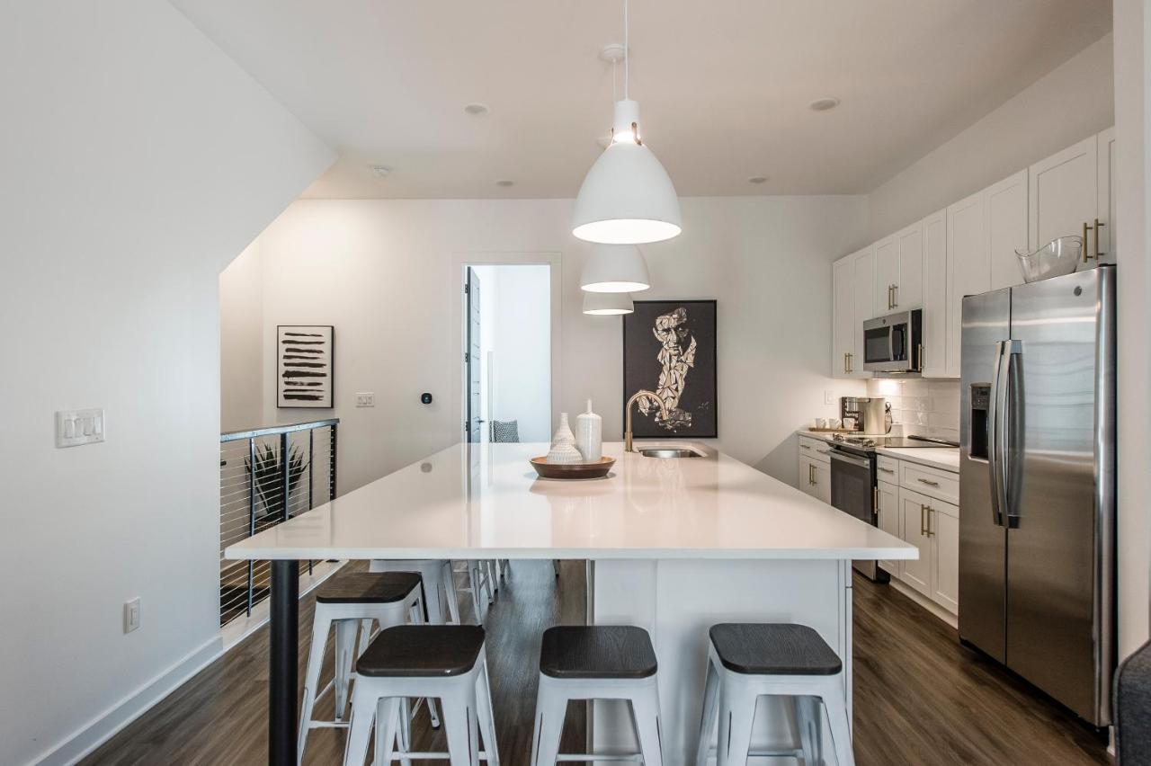 Brand New 4 Bedroom 4Bath Townhome With Amazing Rooftop! แนชวิลล์ ภายนอก รูปภาพ